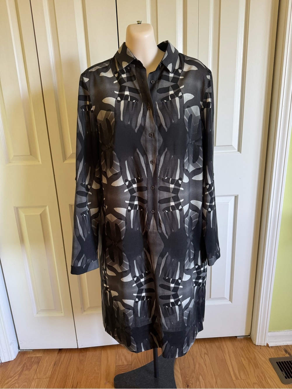 AKRIS PUNTO Black/Grey Wool Shirt Dress 10/46 EUC
